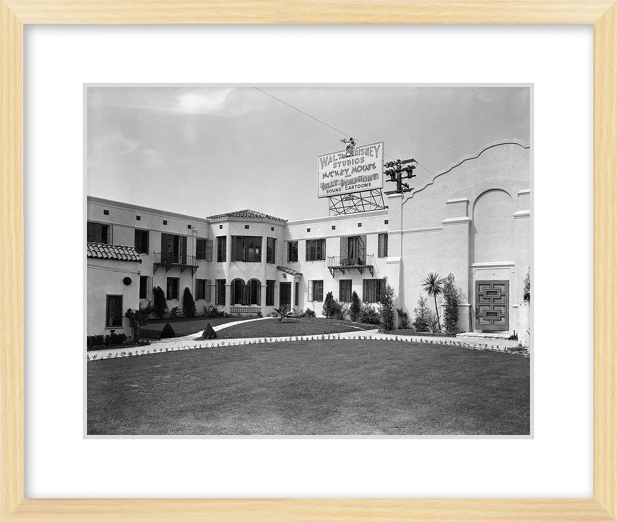 "Hyperion Studios Courtyard" from Disney Photo Archives - Image 8